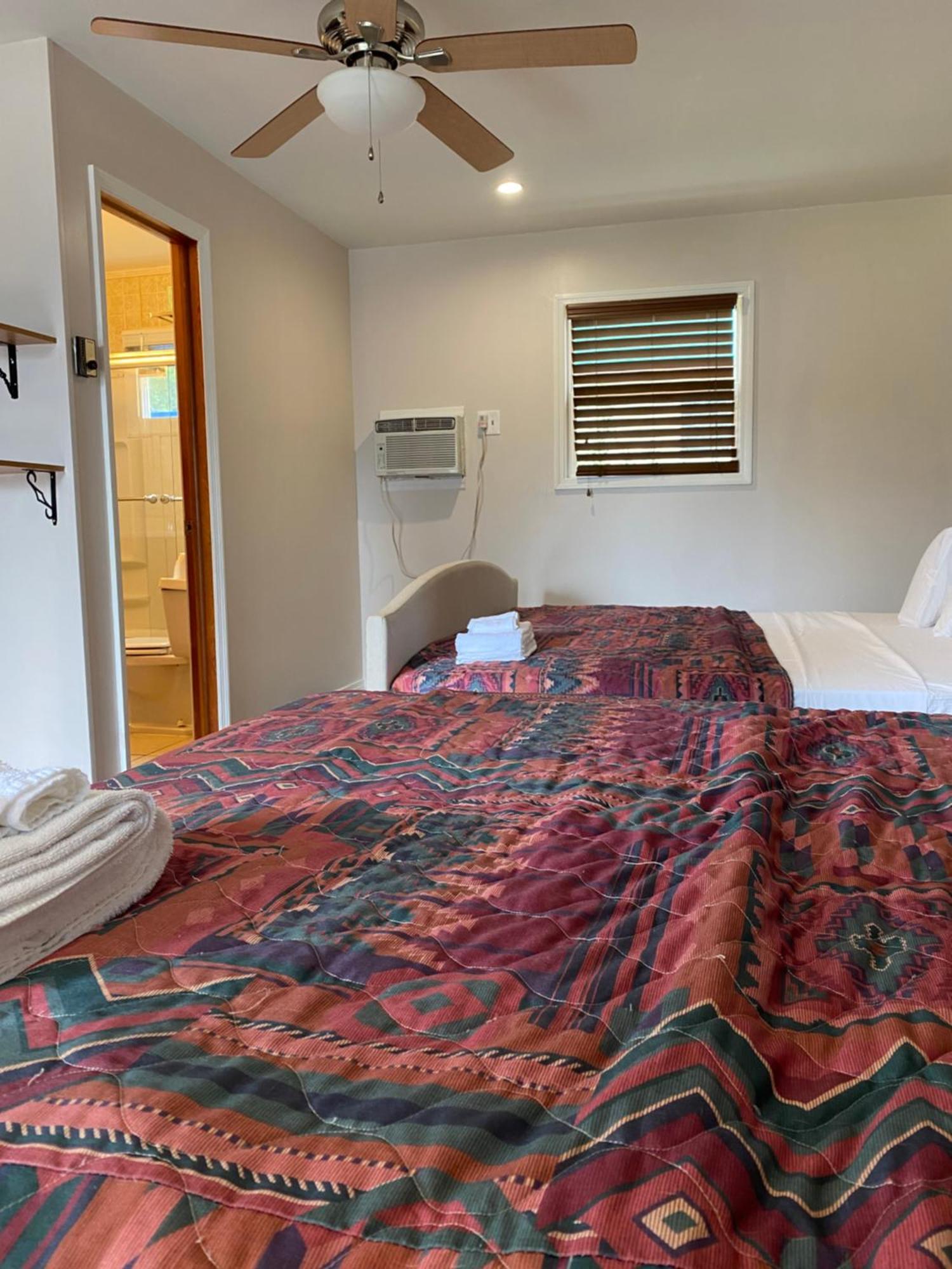Barberry Court Motel &Cabins Lake George Kamer foto