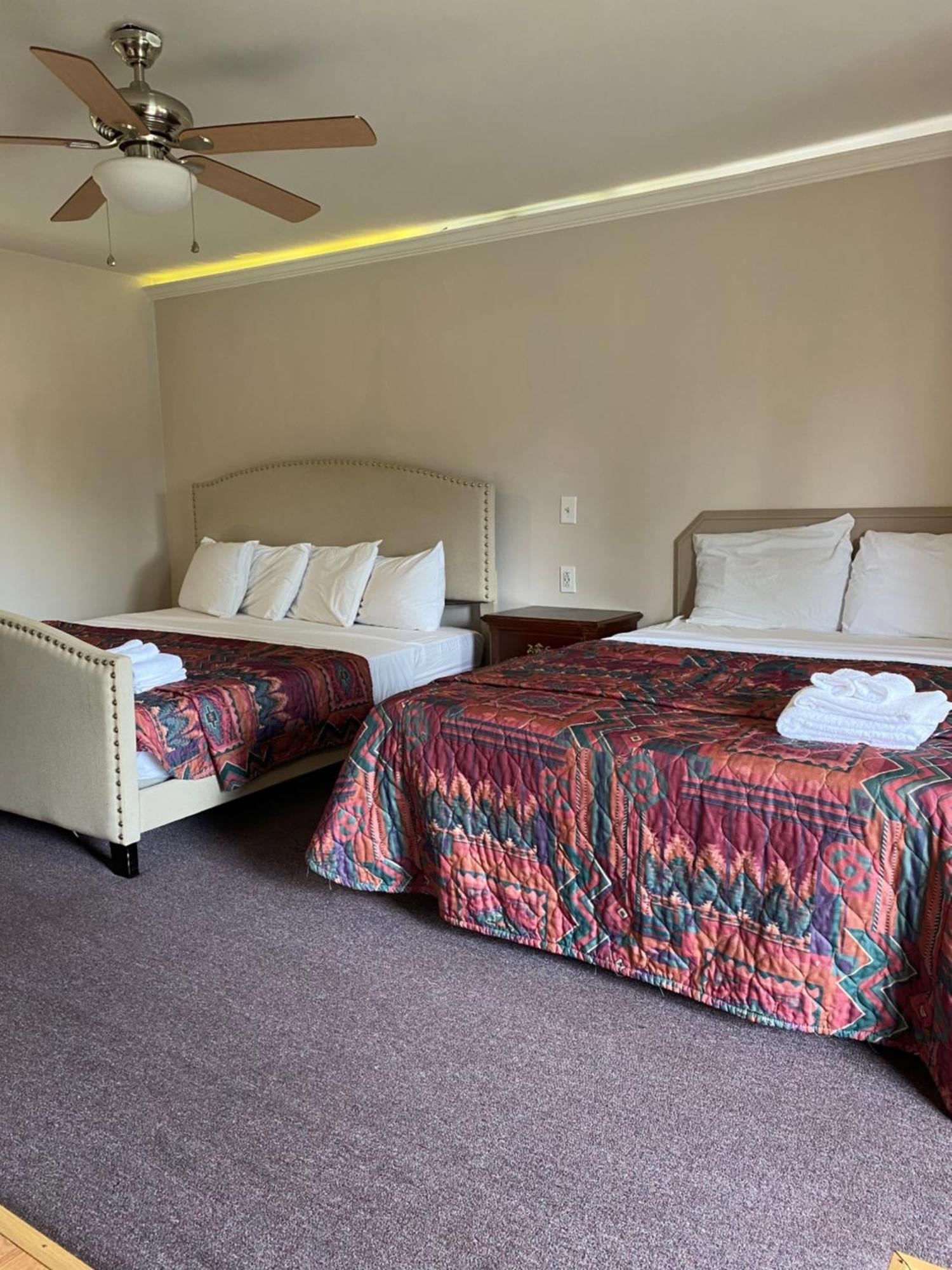Barberry Court Motel &Cabins Lake George Kamer foto