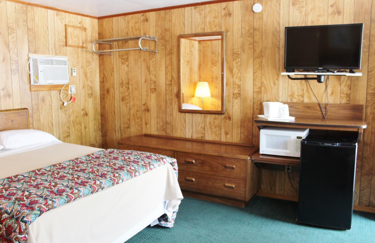 Barberry Court Motel &Cabins Lake George Buitenkant foto
