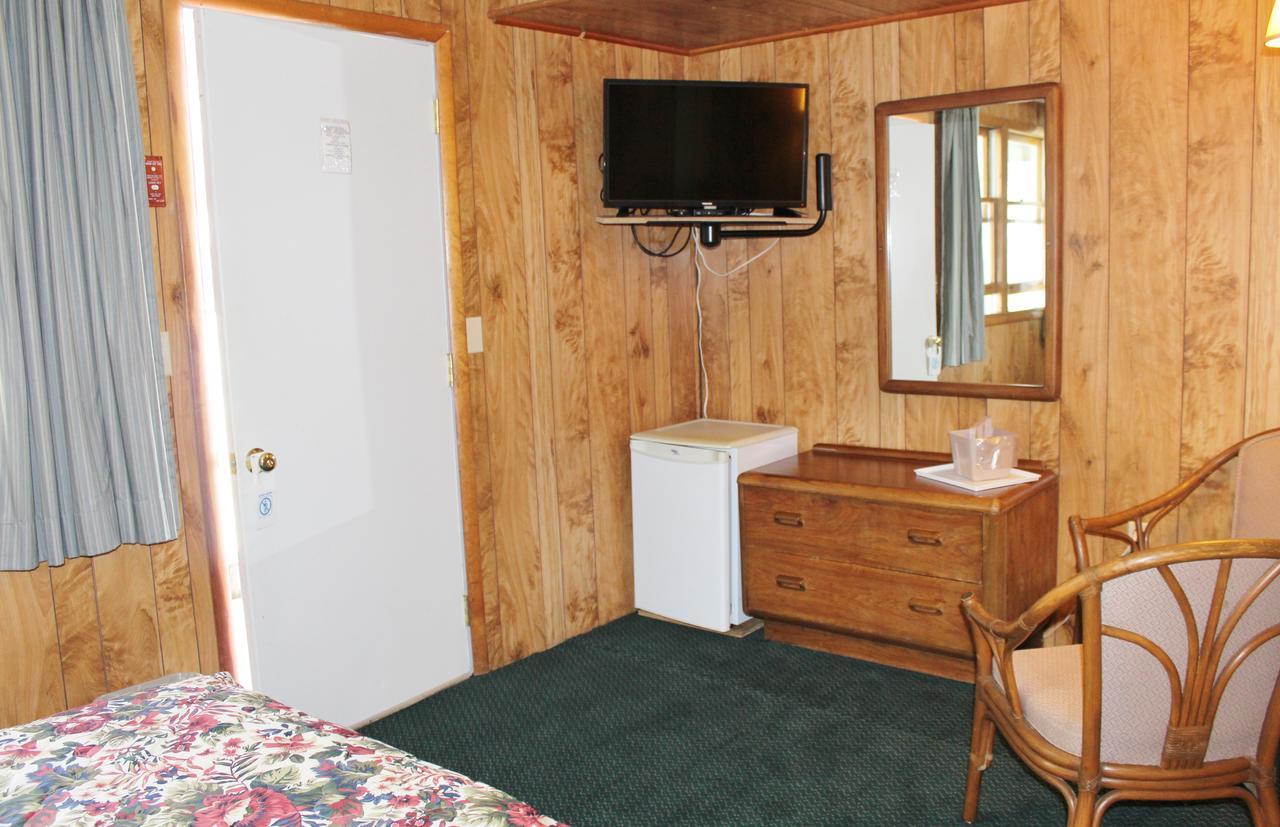 Barberry Court Motel &Cabins Lake George Buitenkant foto