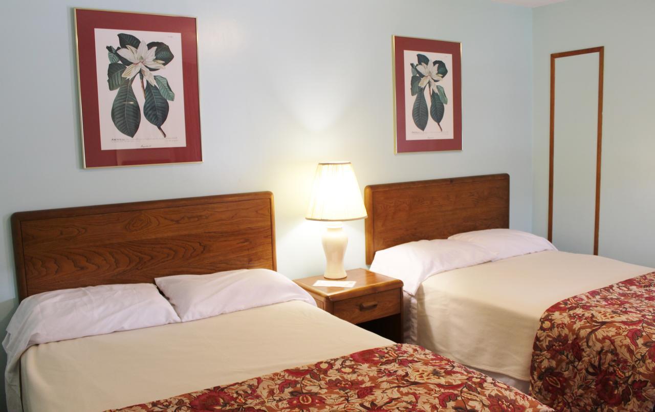 Barberry Court Motel &Cabins Lake George Buitenkant foto