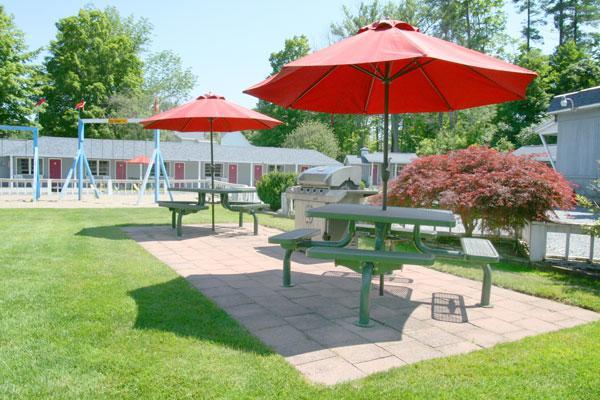 Barberry Court Motel &Cabins Lake George Buitenkant foto