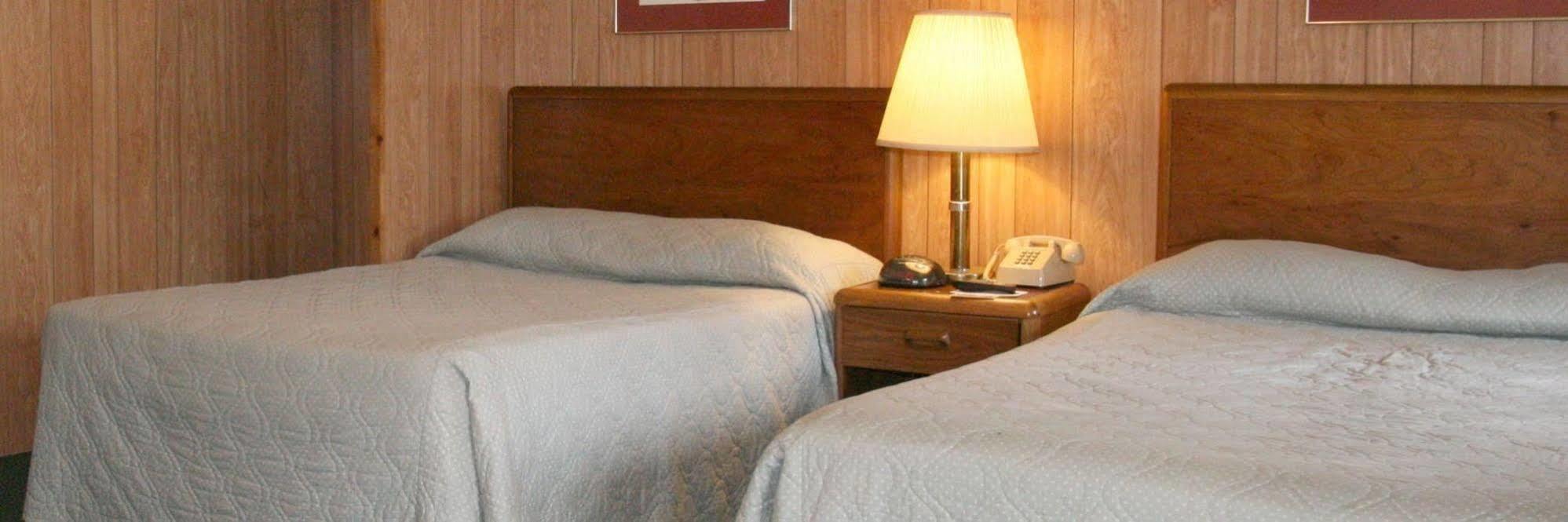 Barberry Court Motel &Cabins Lake George Buitenkant foto